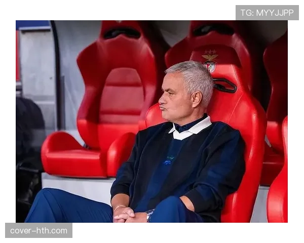 穆里尼奥执教生涯全景解析:从战术大师到足坛传奇 穆里尼奥执教生涯全景解析:从战术大师到足坛传奇