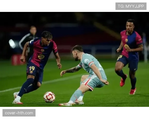 巴萨战术揭秘：新赛季如何提升球队竞争力与表现分析